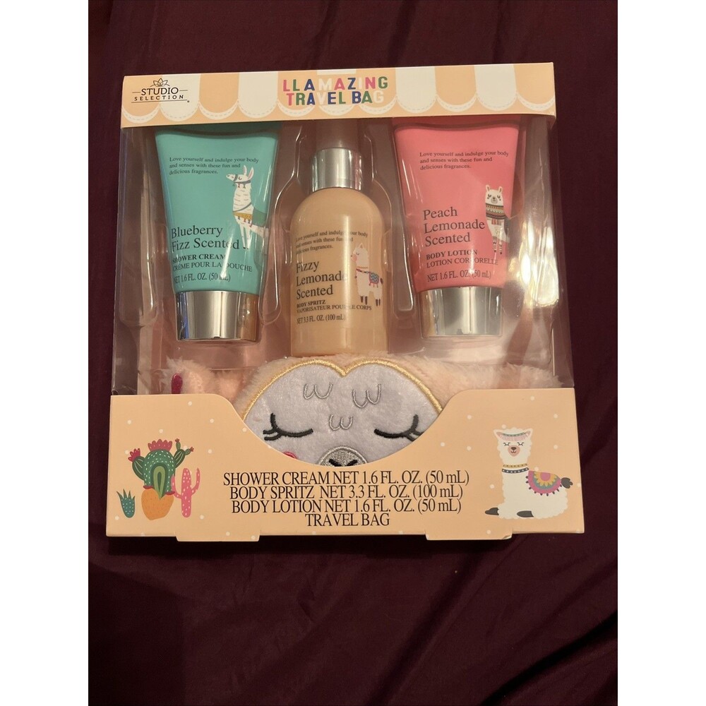 Studio Selection ~ LLAMAZING TRAVEL BAG & SHOWER 4PC GIFT SET ~ NEW